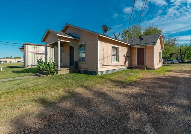 Homes for sale in Sulphur Springs, TX | 616 Main St, Sulphur Springs, TX 75482 | MLS# 21122740