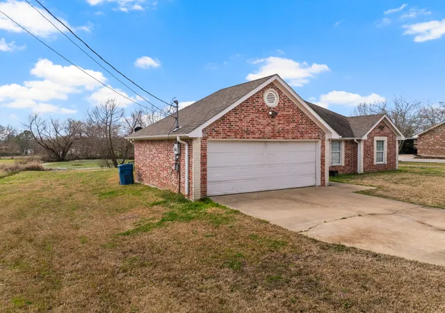 Homes for sale in Mt Pleasant, TX | 2927 Old Paris Road, Mt Pleasant, TX 75455 | MLS# 21206414