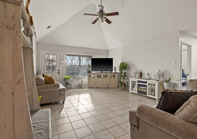 Homes for sale in Mt Pleasant, TX | 2927 Old Paris Road, Mt Pleasant, TX 75455 | MLS# 21206414