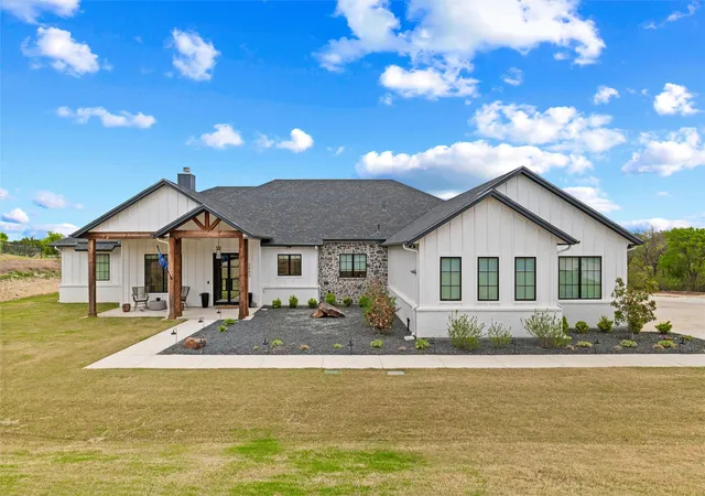 Photo 3 of Single family home for sale at 2043 Woodland Rd, Weatherford, TX 76088 | MLS# 21222634 | Listing updated on 2026-08-24