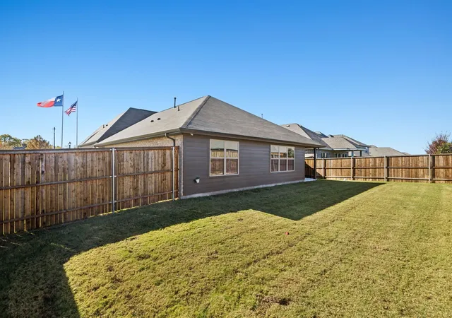 Photo 30 of Single family home for sale at 614 Stone Hollow Dr, Van Alstyne, TX 75495 | MLS# 21223427 | Listing updated on 2026-10-07