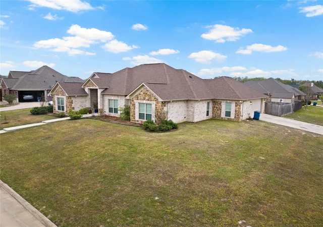 Homes for sale in Mt Pleasant, TX | 1000 Stone Bridge, Mt Pleasant, TX 75455 | MLS# 21223156