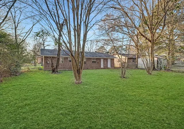 Photo 3 of Single family home for sale at 1700 Jennings St, Texarkana, TX 75501 | MLS# 21223438 | Listing updated on 2026-08-22