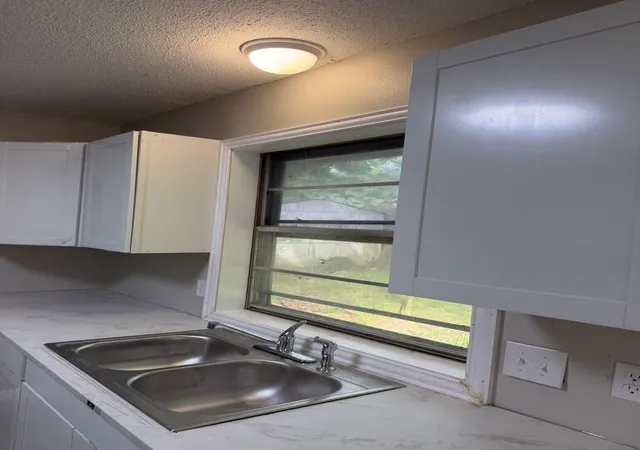 Photo 4 of Single family home for sale at 1700 Jennings St, Texarkana, TX 75501 | MLS# 21223438 | Listing updated on 2026-08-22