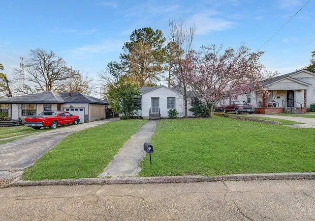 Homes for sale in Texarkana, TX | 1607 W 17th St, Texarkana, TX 75501 | MLS# 21223528