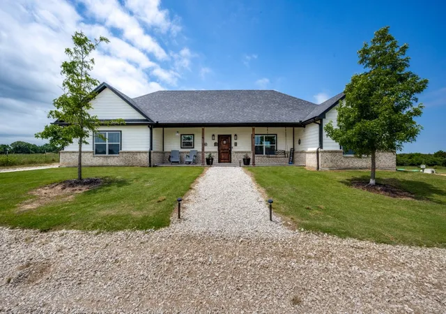 Homes for sale in Montague, TX | 1144 Alamo Rd, Montague, TX 76251 | MLS# 21222514