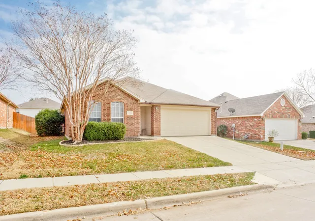 2nd image of 6112 Tilapia Dr, Fort Worth, TX 76179 | MLS# 21222462
