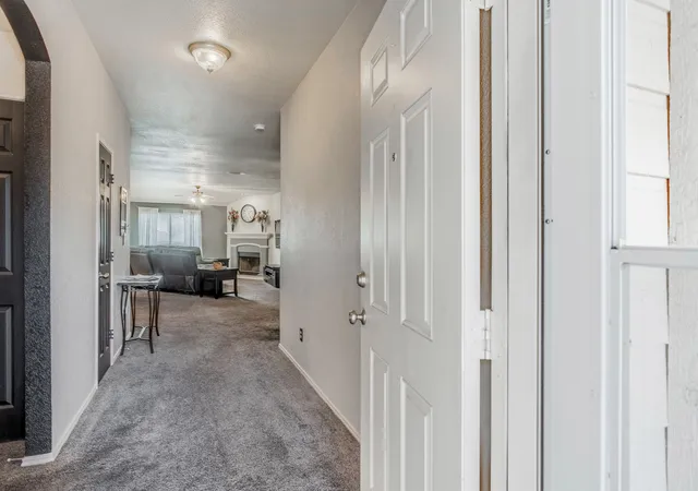 Photo 4 of Single family home for sale at 6112 Tilapia Dr, Fort Worth, TX 76179 | MLS# 21222462 | Listing updated on 2026-08-22