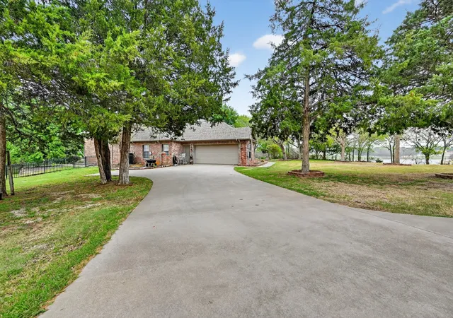 Photo 2 of Single family home for sale at 4851 Stout Rd, Midlothian, TX 76065 | MLS# 21223222 | Listing updated on 2026-08-29