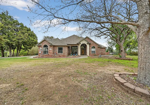 Photo 3 of Single family home for sale at 4851 Stout Rd, Midlothian, TX 76065 | MLS# 21223222 | Listing updated on 2026-08-29