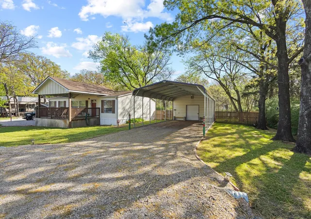 Homes for sale in Gordonville, TX | 146 Will Stutley Dr, Gordonville, TX 76245 | MLS# 21223611