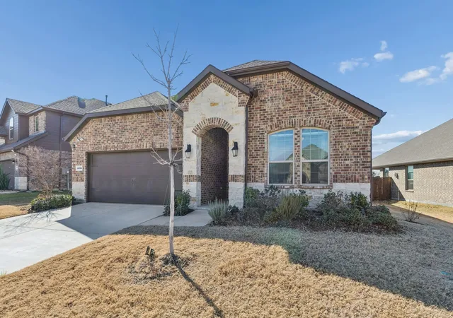 Photo 2 of Single family home for sale at 4085 Ellinger Dr, Forney, TX 75126 | MLS# 21223652 | Listing updated on 2026-06-16
