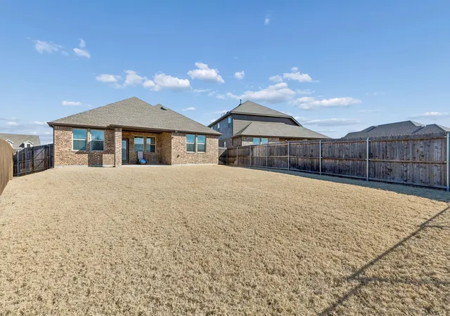 Photo 4 of Single family home for sale at 4085 Ellinger Dr, Forney, TX 75126 | MLS# 21223652 | Listing updated on 2026-06-16
