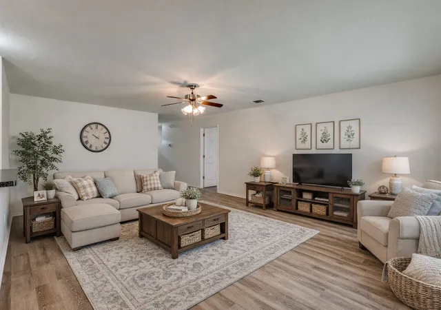 Photo 2 of Sale Pending at 1012 Barbara St, Denton, TX 76209 | MLS# 21222865 | Listing updated on 2026-07-28