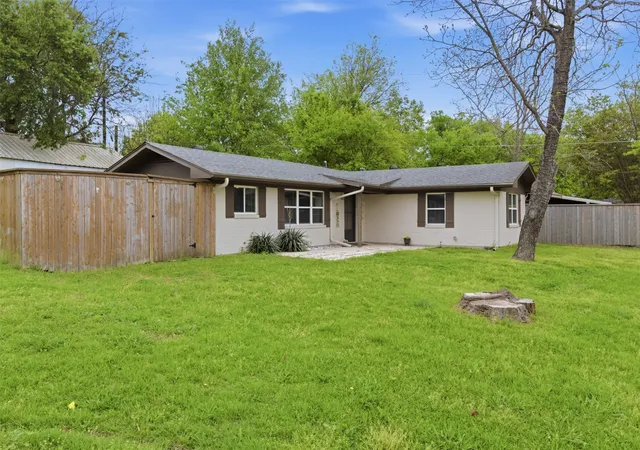 Photo 2 of Single family home for sale at 7408 Scenic Dr, Lone Oak, TX 75453 | MLS# 21223674 | Listing updated on 2026-07-15