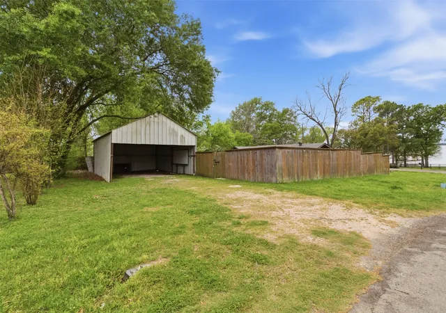Photo 4 of Single family home for sale at 7408 Scenic Dr, Lone Oak, TX 75453 | MLS# 21223674 | Listing updated on 2026-07-15