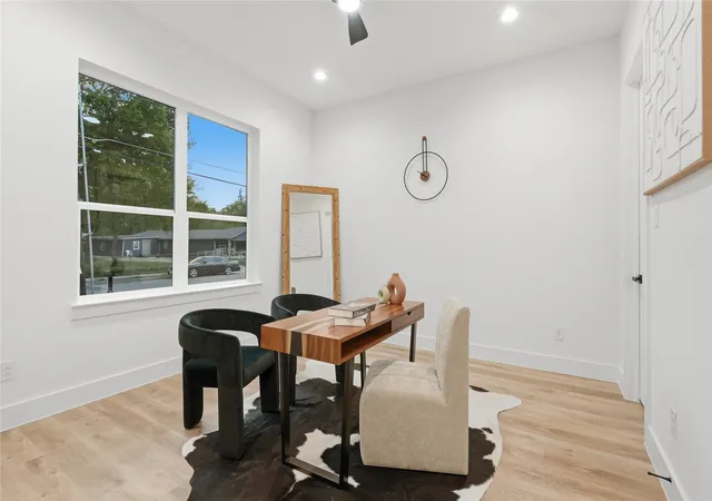 2nd image of 3906 Harlingen St, Dallas, TX 75212 | MLS# 21223867