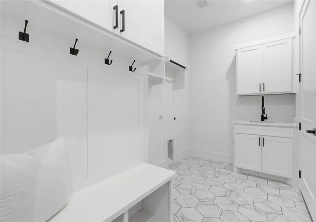 4th image of 3906 Harlingen St, Dallas, TX 75212 | MLS# 21223867
