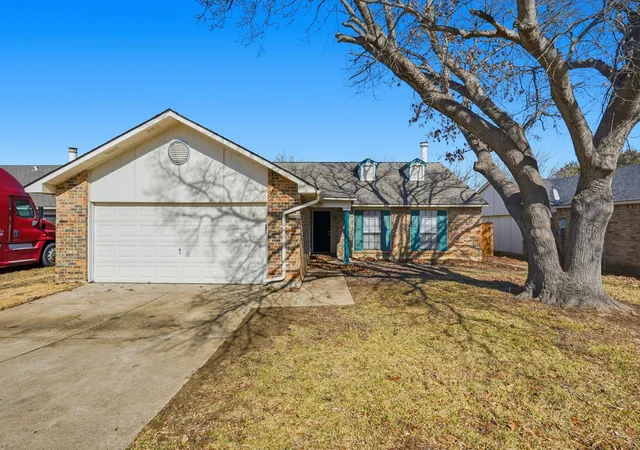 1st image of 2117 Newbury Dr, Arlington, TX 76014 | MLS# 21223436