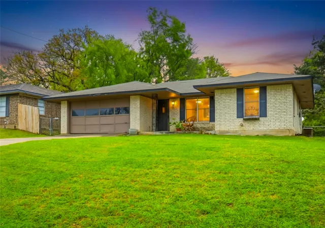 Homes for sale in Denison, TX | 2922 Layne Dr, Denison, TX 75020 | MLS# 21221885