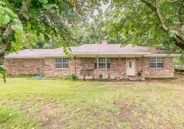 Photo 1 of Single family home for sale at 904 Sherman St, Tioga, TX 76271 | MLS# 21224163 | Listing updated on 2026-09-28