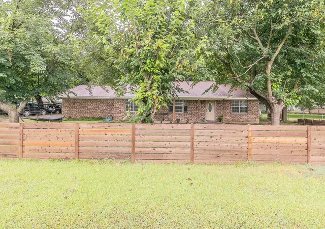 Photo 3 of Single family home for sale at 904 Sherman St, Tioga, TX 76271 | MLS# 21224163 | Listing updated on 2026-09-28