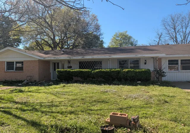 Photo 1 of Single family home for sale at 3395 Bonham St, Paris, TX 75460 | MLS# 21224434 | Listing updated on 2026-07-28