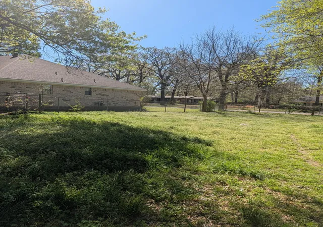 Photo 3 of Single family home for sale at 3395 Bonham St, Paris, TX 75460 | MLS# 21224434 | Listing updated on 2026-07-28