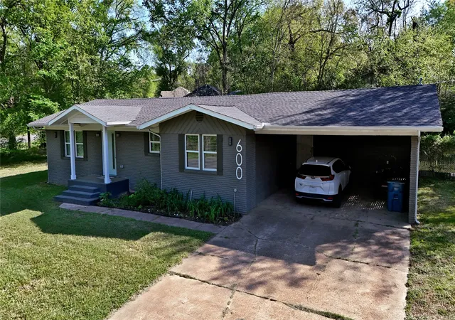 Photo 1 of Single family home for sale at 600 Bunny Rabbit Rd, Athens, TX 75751 | MLS# 21224540 | Listing updated on 2026-08-24