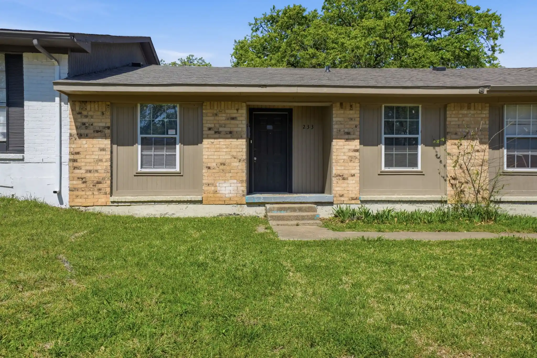 Photo 1 of Sale Pending at 233 Creek Cove Dr, Dallas, TX 75217 | MLS# 21193008 | Listing updated on 2026-10-17