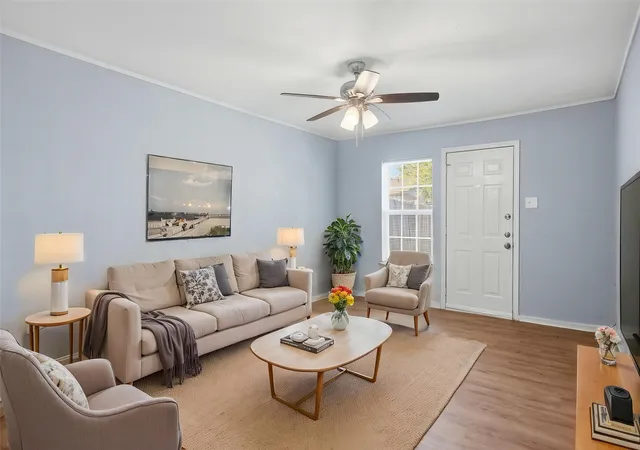 Photo 4 of Townhouse for sale at 233 Creek Cove Dr, Dallas, TX 75217 | MLS# 21193008 | Listing updated on 2026-09-16
