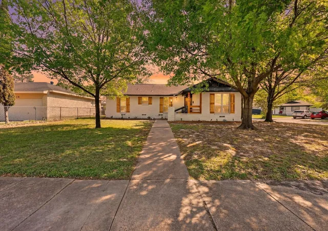 Homes for sale in Dallas, TX | 9510 Crestshire Dr, Dallas, TX 75227 | MLS# 21220798