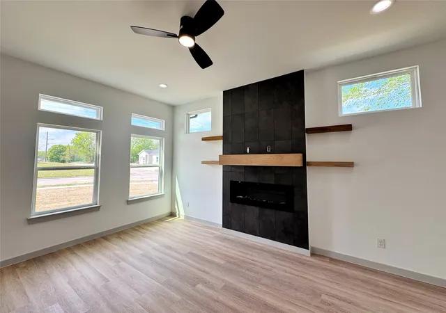 Photo 4 of Sale Pending at 1401 Clark St, Greenville, TX 75401 | MLS# 21224373 | Listing updated on 2026-08-31