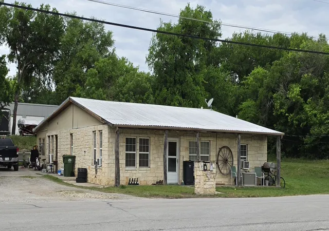 Photo 3 of House for sale at 9365 Live Oak Ln, Fort Worth, TX 76179 | MLS# 21224626 | Listing updated on 2026-10-06