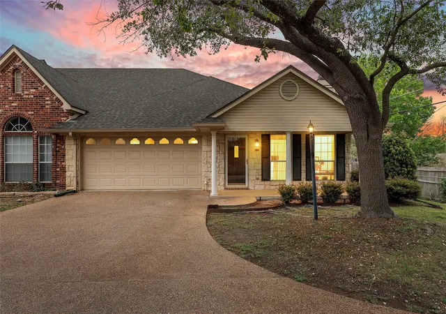 Homes for sale in Waco, TX | 201 Pecan Village Cir, Waco, TX 76710 | MLS# 21222031