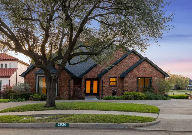 Homes for sale in Irving, TX | 2636 Brookside Dr, Irving, TX 75063 | MLS# 21206795