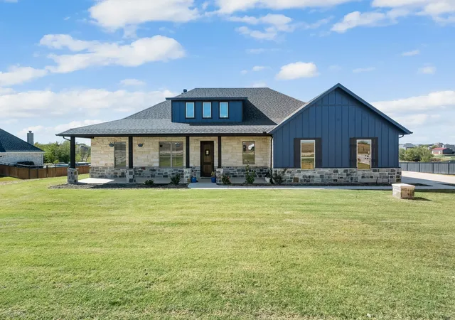 Photo 1 of Single family home for sale at 1103 Pioneer Xing, Weatherford, TX 76088 | MLS# 21224586 | Listing updated on 2026-09-30