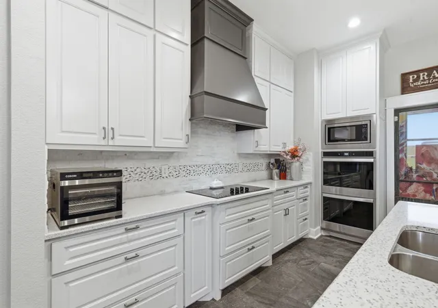 Photo 3 of Single family home for sale at 1103 Pioneer Xing, Weatherford, TX 76088 | MLS# 21224586 | Listing updated on 2026-09-30