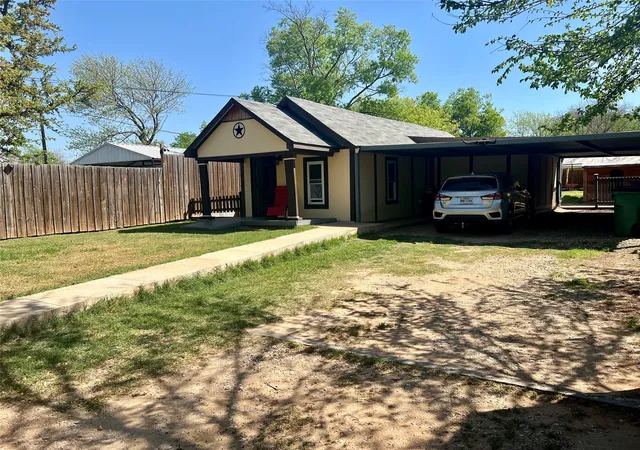 Homes for sale in Nocona, TX | 716 Baylor St, Nocona, TX 76255 | MLS# 21224881