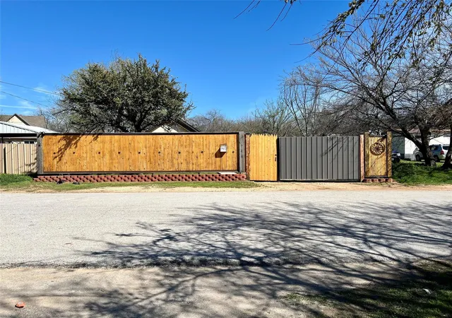 Homes for sale in Nocona, TX | 716 Baylor St, Nocona, TX 76255 | MLS# 21224881