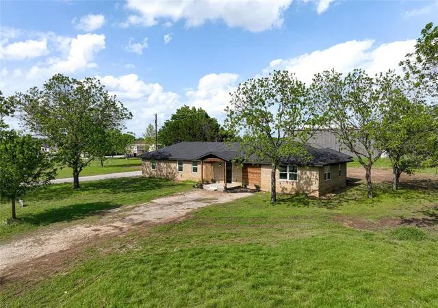 Homes for sale in Lorena, TX | 1265 Houston St N, Lorena, TX 76655 | MLS# 21221684