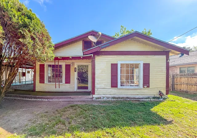 Homes for sale in Corsicana, TX | 401 S 30th St, Corsicana, TX 75110 | MLS# 21222780