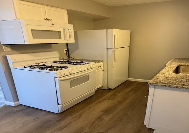 Listing Photo 4 - Condo for sale in building located at 6012 Westridge Ln, Fort Worth, TX 76116 - Unit #609