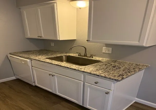 Listing Photo 5 - Condo for sale in building located at 6012 Westridge Ln, Fort Worth, TX 76116 - Unit #609