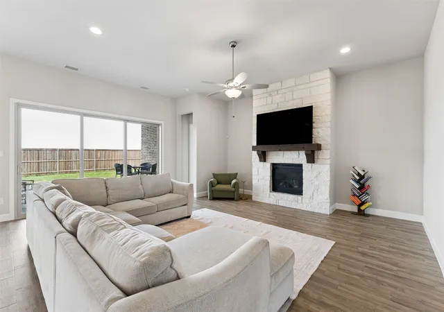 Photo 2 of Single family home for sale at 1817 Scotney Ct, Celina, TX 75009 | MLS# 21223555 | Listing updated on 2026-09-30