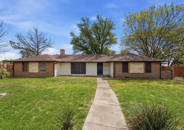 Homes for sale in Glenn Heights, TX | 108 Pearly Top Dr, Glenn Heights, TX 75154 | MLS# 21218639
