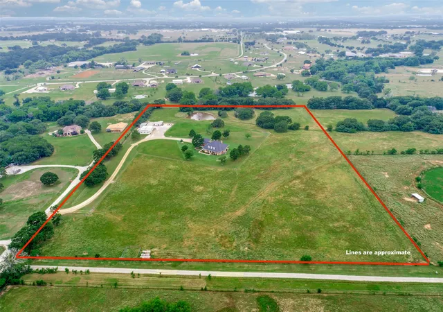 Homes for sale in Pilot Point, TX | 12198 Bell Rd, Pilot Point, TX 76258 | MLS# 21202469
