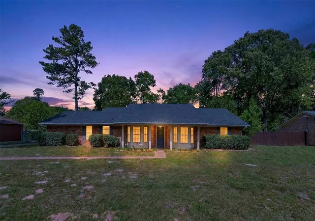 Photo 1 of Sale Pending at 15515 Nell Lynn Ln, Tyler, TX 75707 | MLS# 21220968 | Listing updated on 2026-10-04