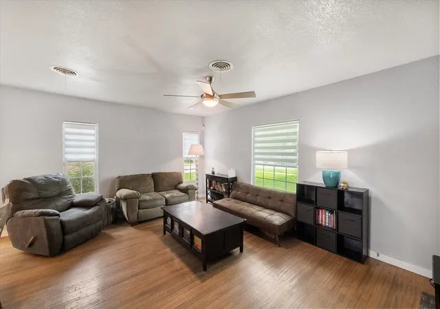 Photo 4 of Single family home for sale at 2736 Ryan Ave, Fort Worth, TX 76110 | MLS# 21212581 | Listing updated on 2026-09-23