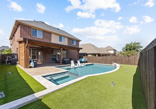 Photo 1 of Single family home for sale at 724 Marietta Ln, Aubrey, TX 76227 | MLS# 21225181 | Listing updated on 2026-07-12